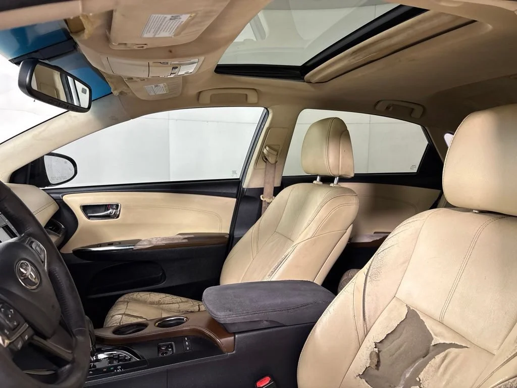 Used 2015 Gray Toyota XLE Touring image 29