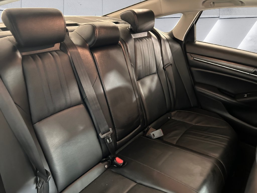 Used 2022  Honda EX-L image 16