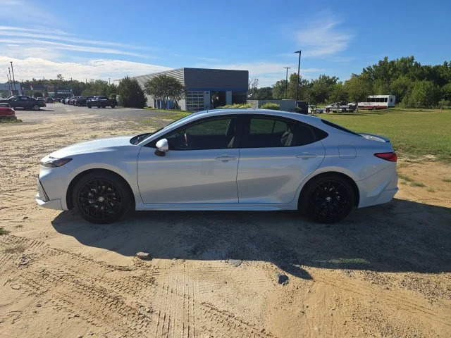 Used 2026 Off-white Toyota XSE image 4