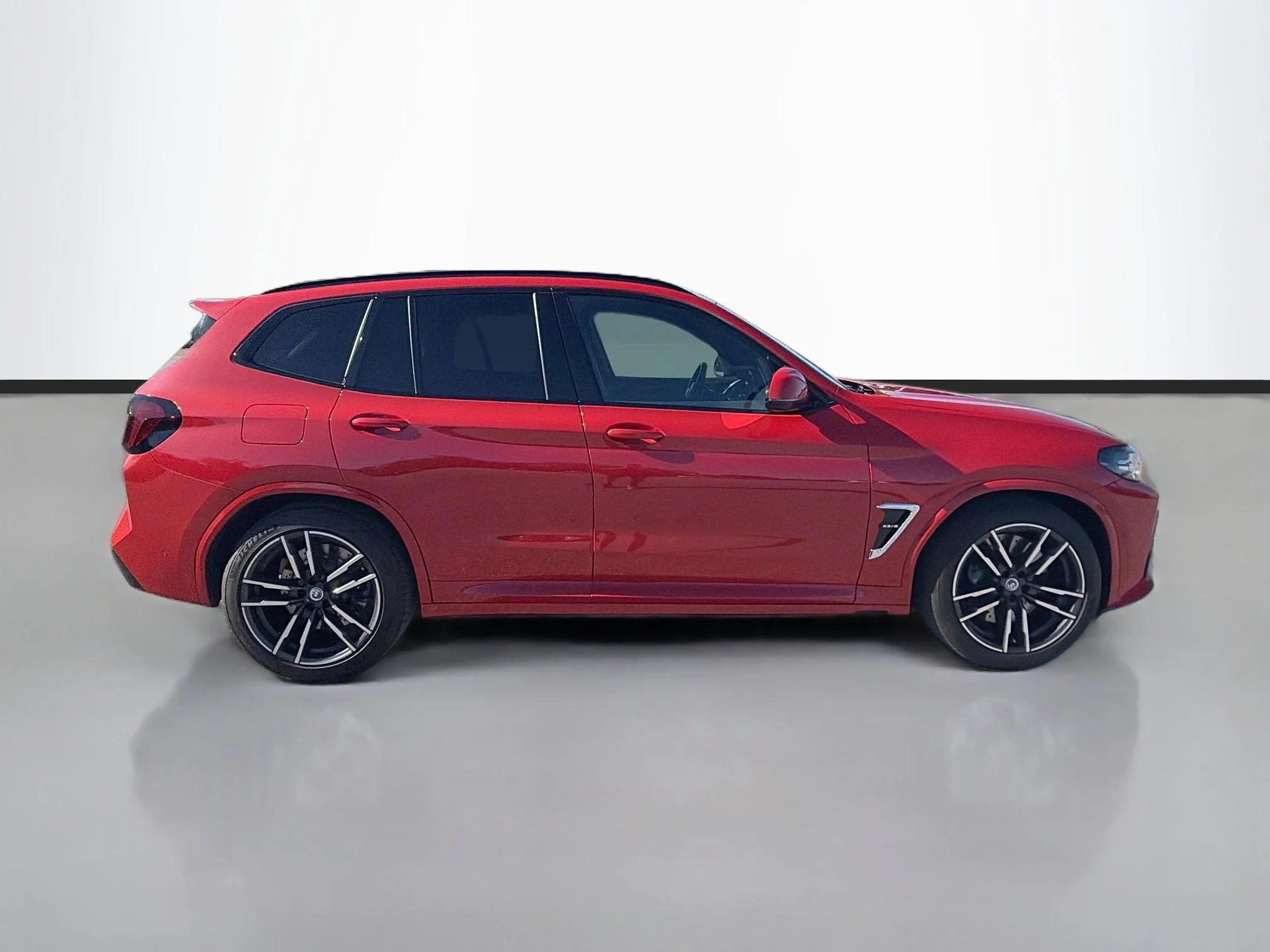 Used 2023 Toronto Red Metallic BMW M image 6