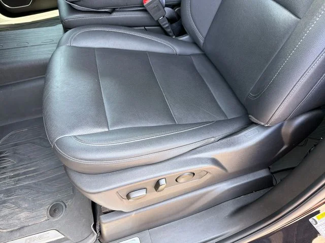 Used 2024 Silver GMC SLT image 19
