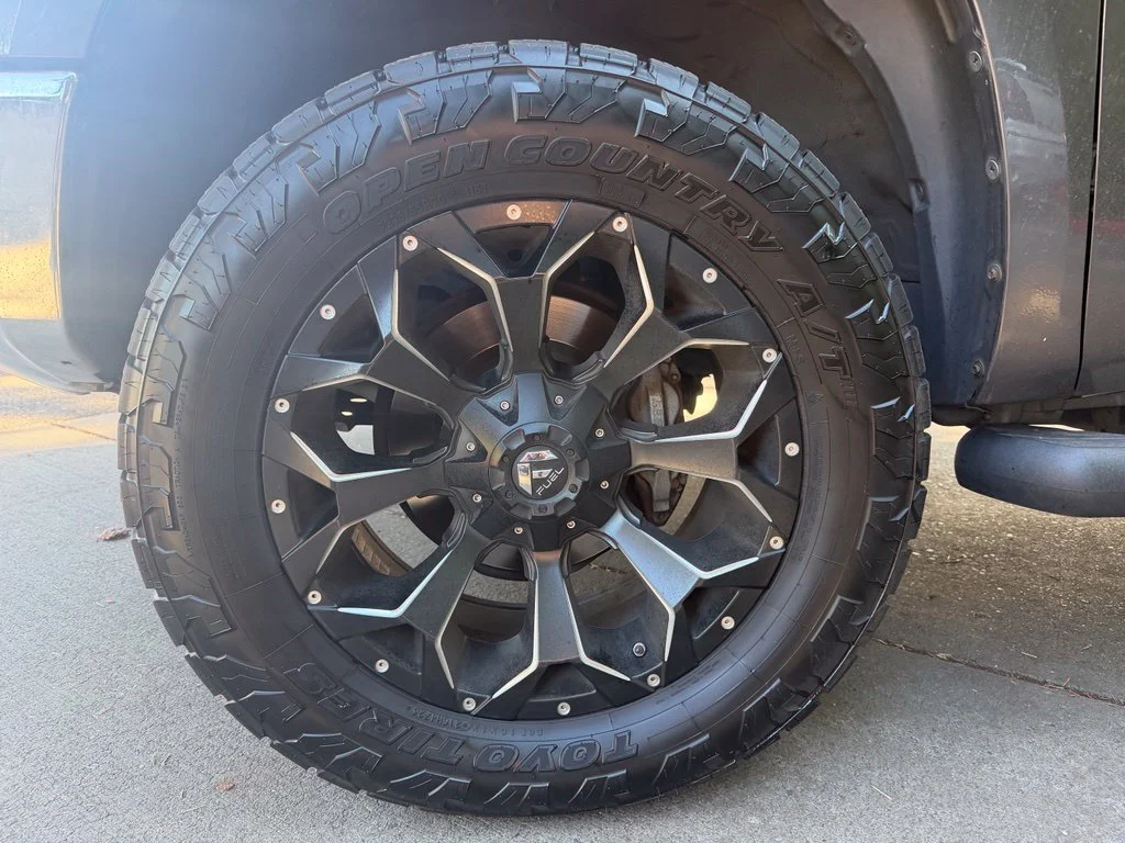 Used 2018 Magnetic Gray Metallic Toyota Limited image 9