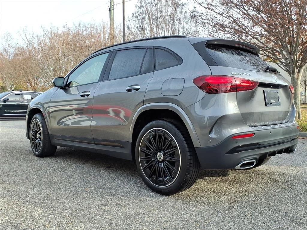 New 2026 Mountain Grey Metallic Mercedes-Benz GLA 250 image 4