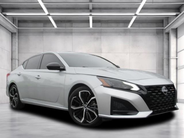 2023 Nissan Altima SR