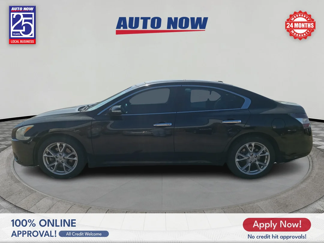Used 2014  NISSAN  image 4