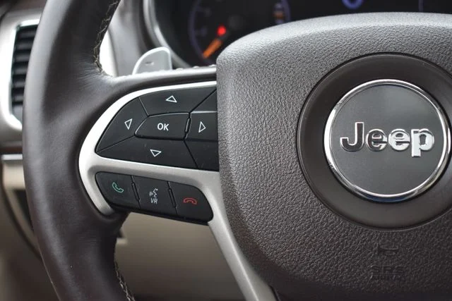 Used 2016 White Jeep Overland image 25