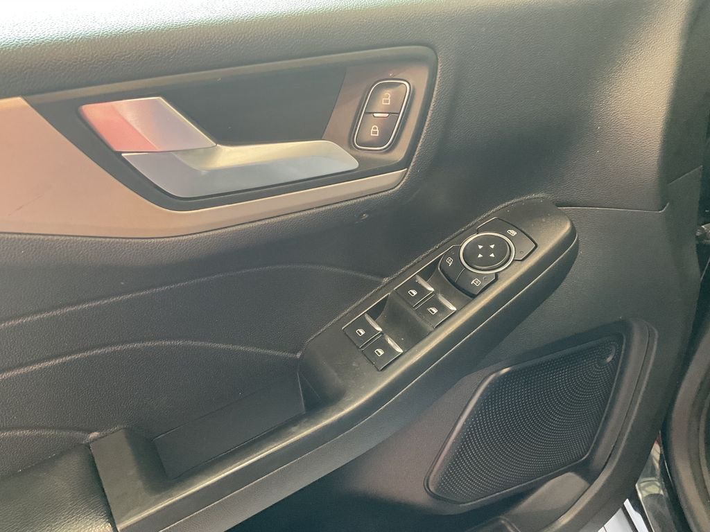 Used 2021 Blue Ford SE image 13