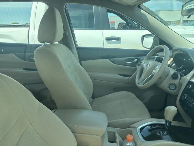 Used 2015 Black Nissan S image 8