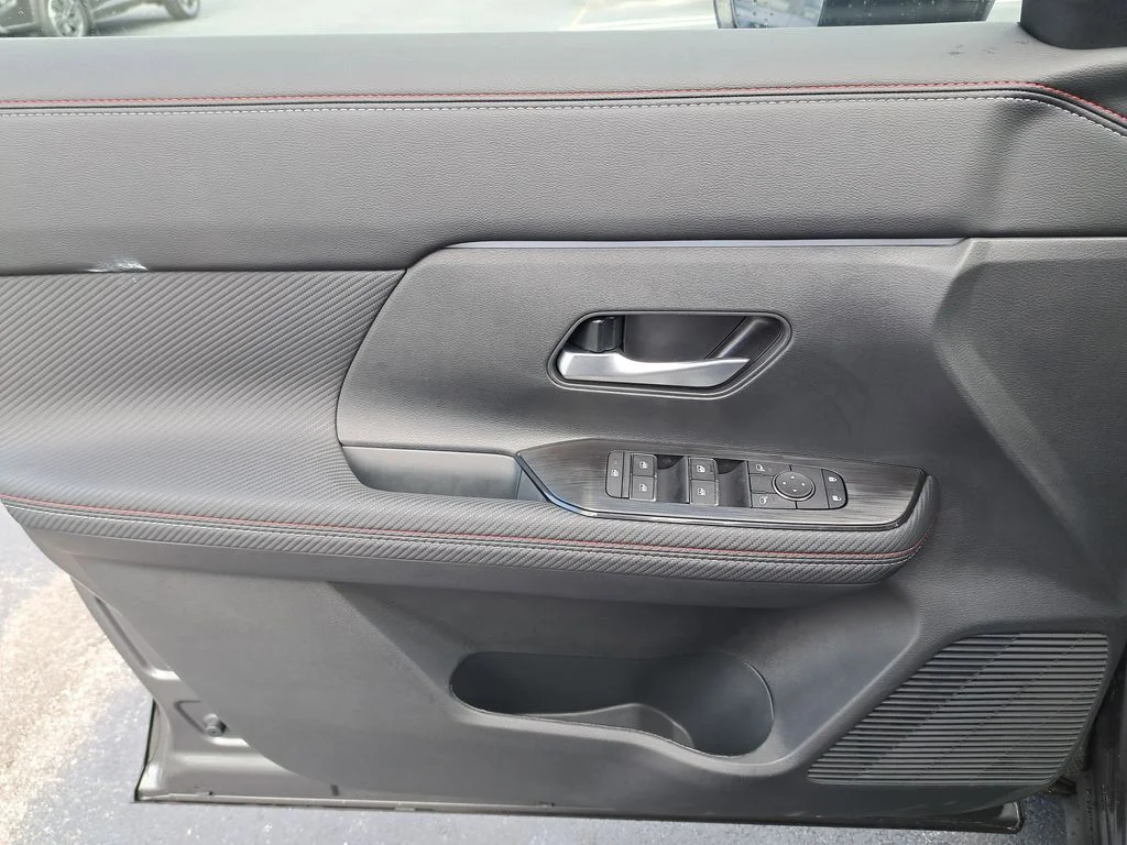 2026 Nissan KICKS SR - Photo 21