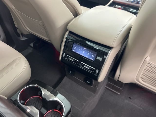Used 2023 White Lincoln Reserve image 27