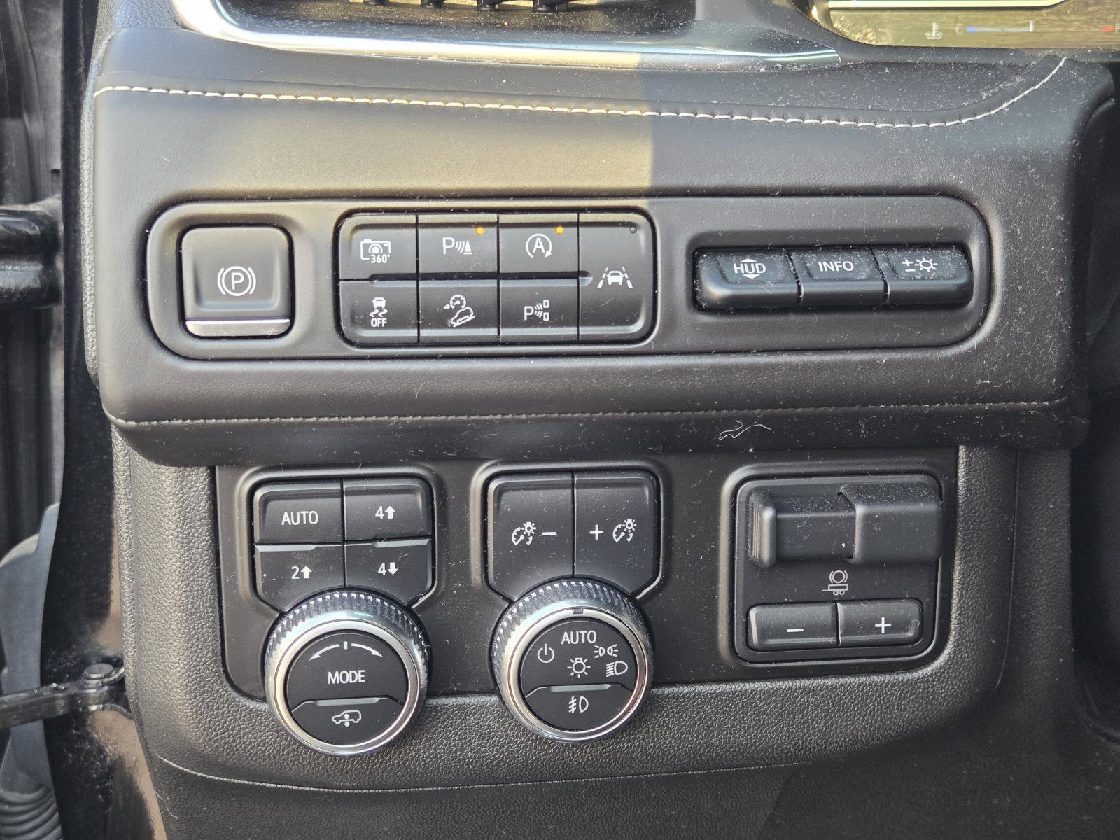 Used 2023 ONYX BLACK GMC Denali Ultimate image 24