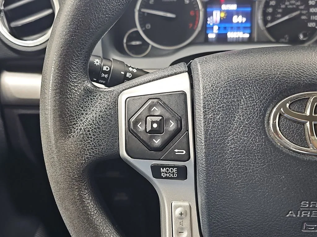 Used 2014 Silver Toyota SR5 image 19