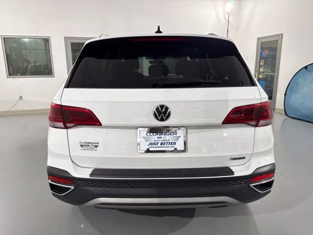 Used 2024 White Volkswagen 1.5T SE image 7