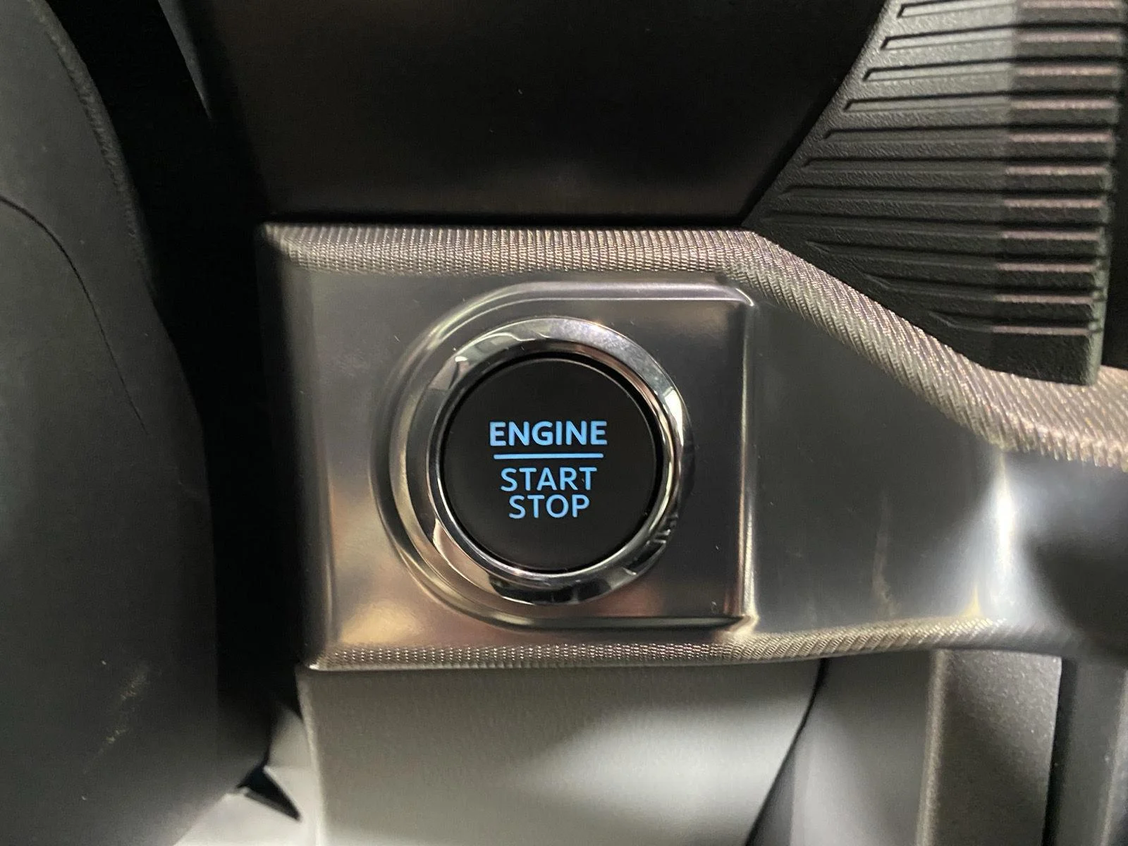 Used 2025 Gray Ford LARIAT image 19