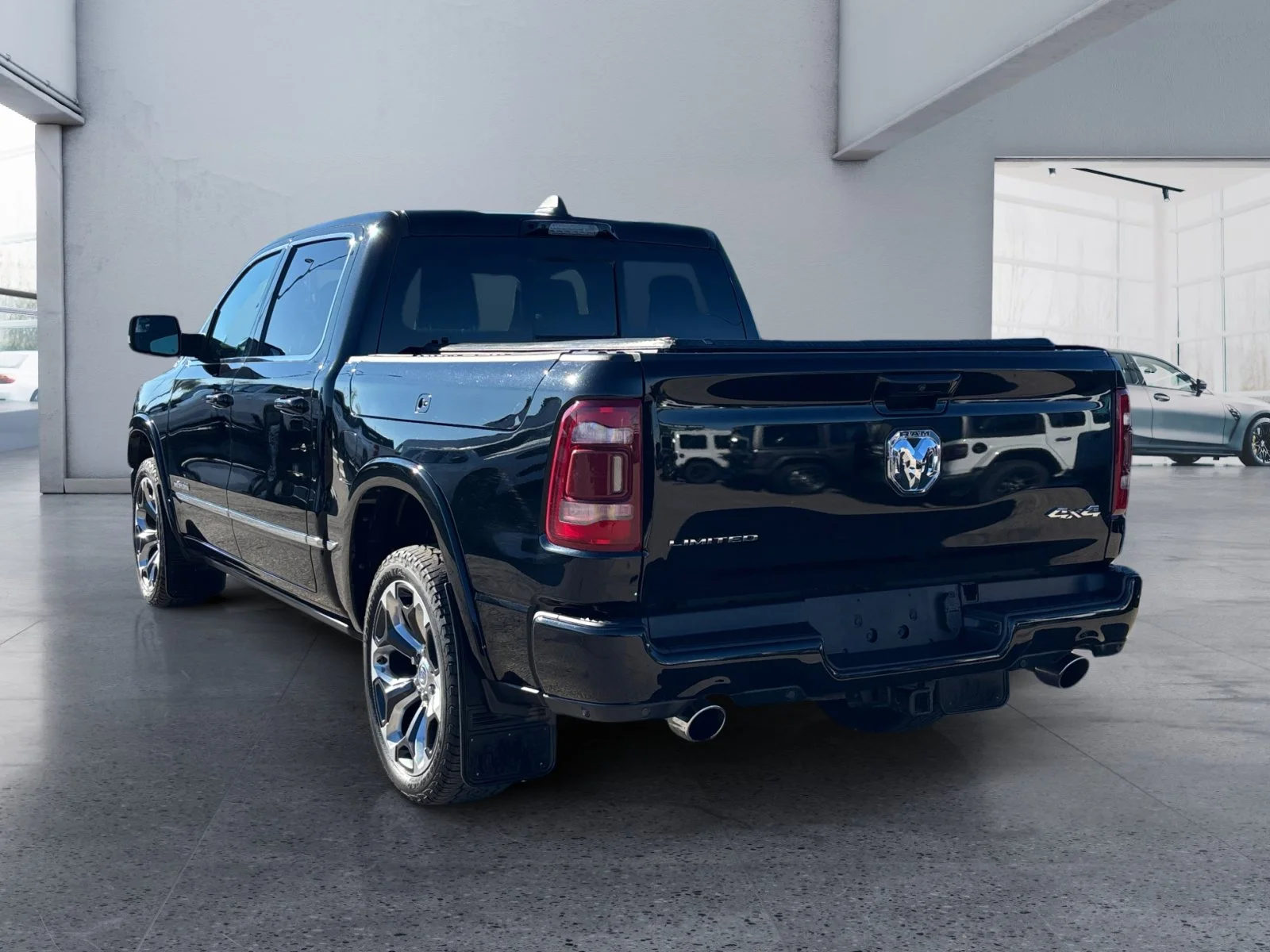 Certified Used 2023 Diamond Black Crystal Pearl Ram Limited image 3