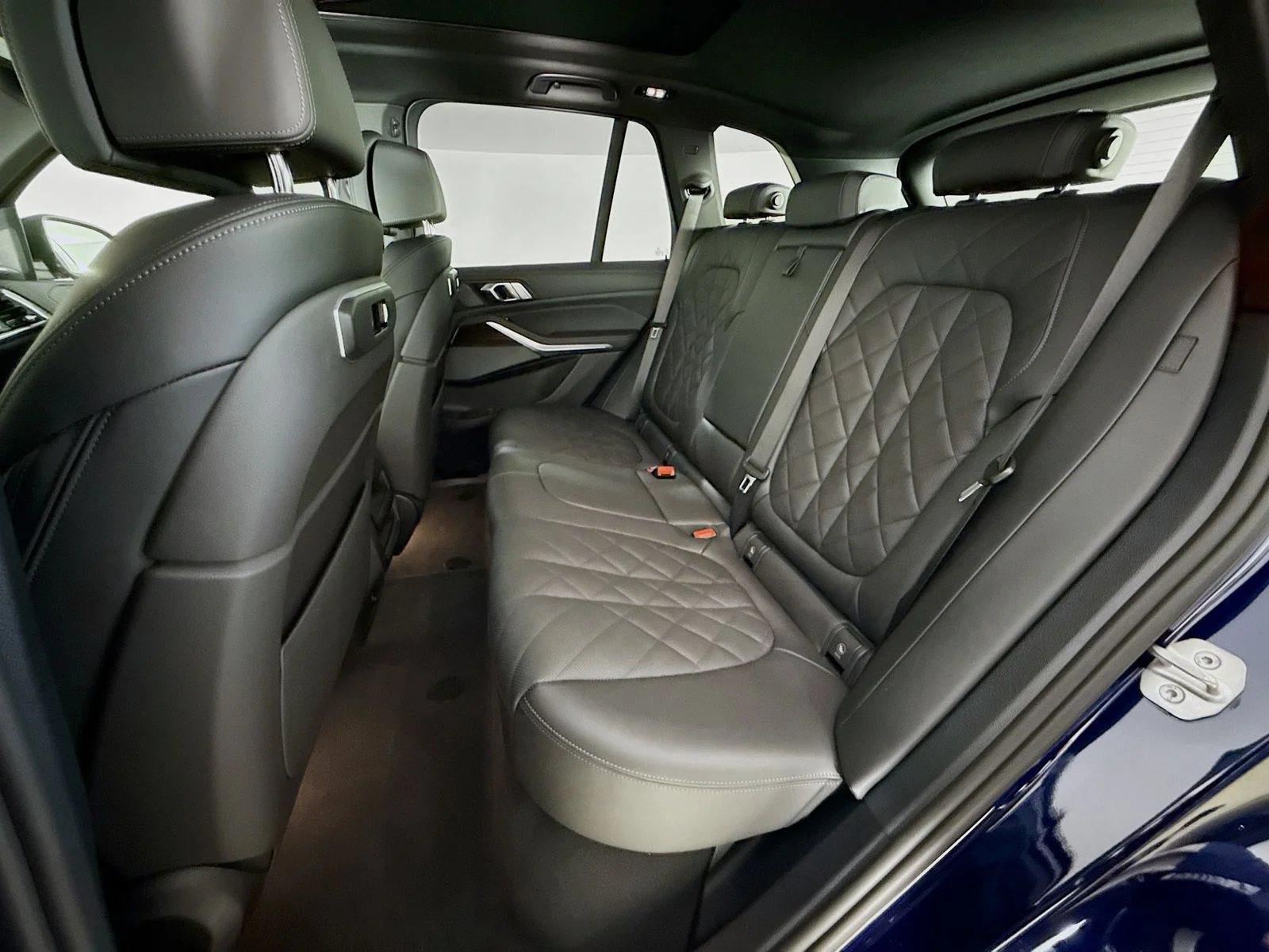 Used 2026 Tanzanite Blue II Metallic BMW sDrive40i image 26