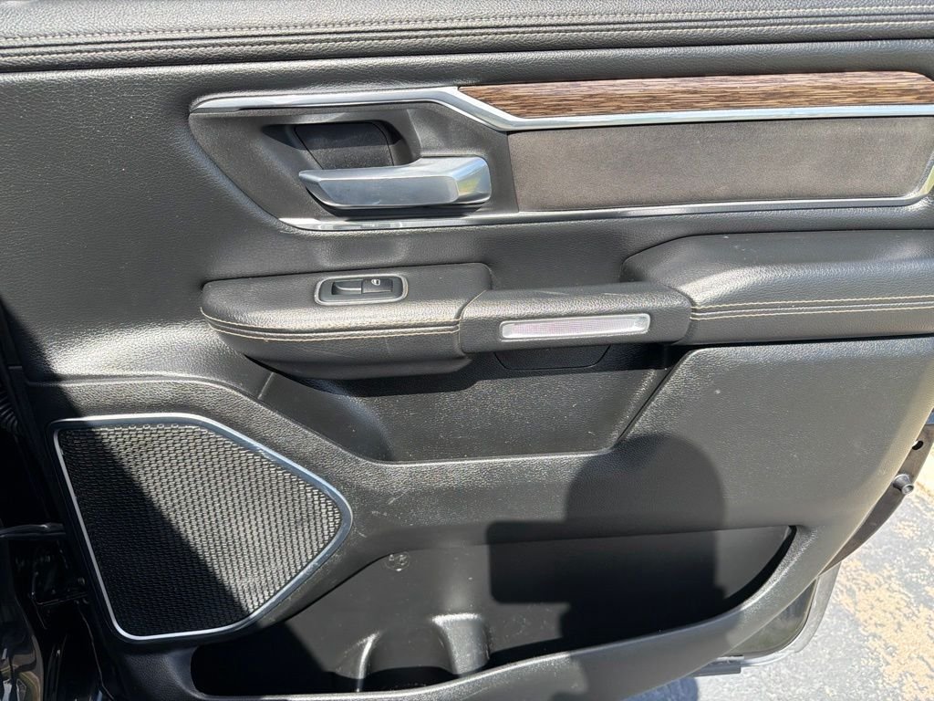 Used 2019 Black Ram Laramie image 17