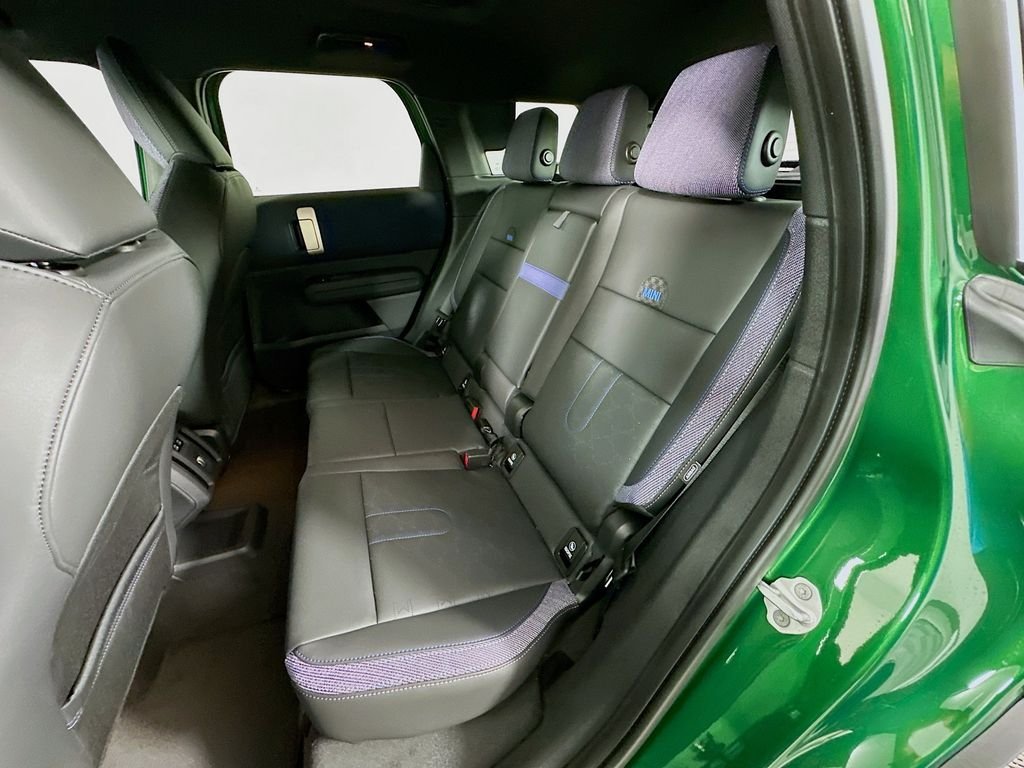 New 2026 Green MINI Signature Plus image 17