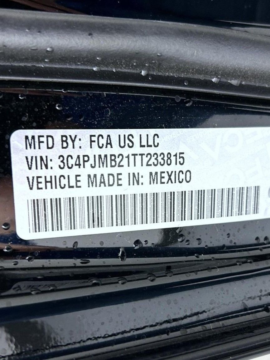New 2026 Diamond Black Crystal Pearl-Coat Exterior Paint Jeep Laredo image 25