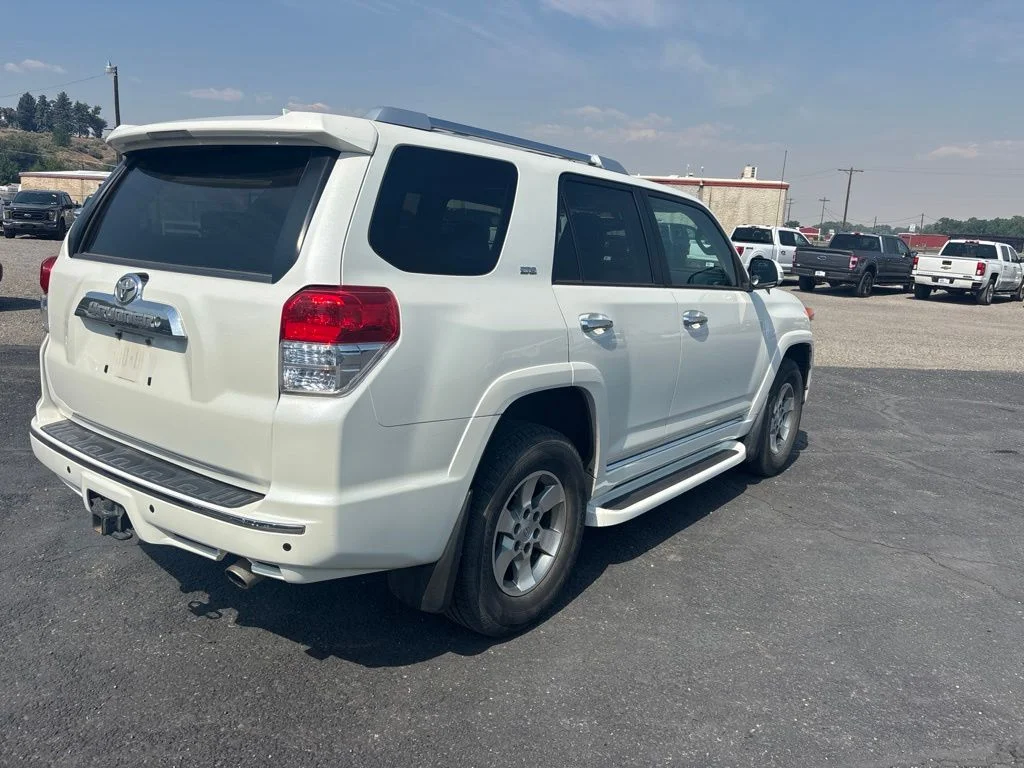 Used 2010 Blizzard Pearl Toyota SR5 image 4