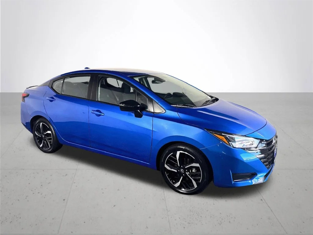 Used 2024 Blue Nissan 1.6 SR image 4