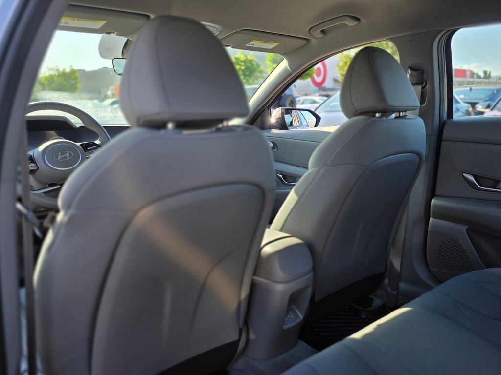2024 Hyundai Elantra SEL - Photo 16