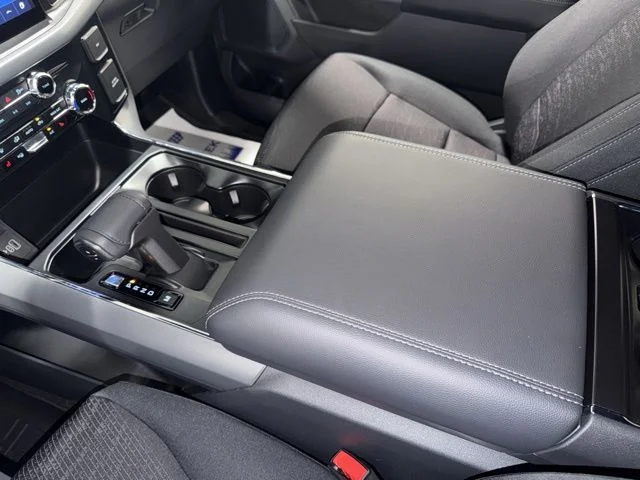 New 2026 Oxford White Ford XLT image 19