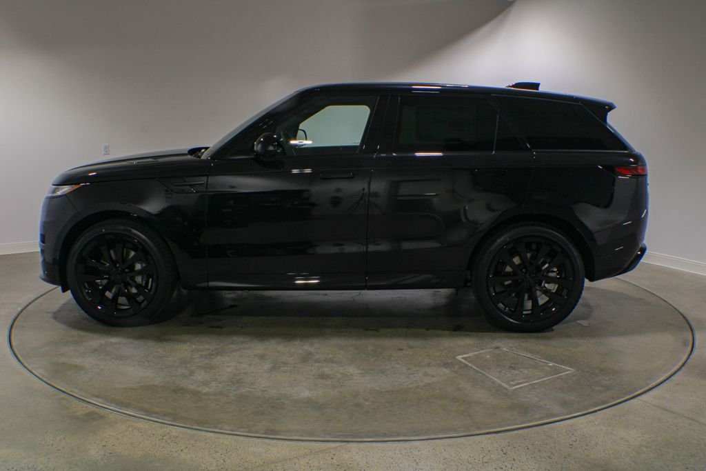 New 2026 Santorini Black Land Rover Dynamic SE image 3