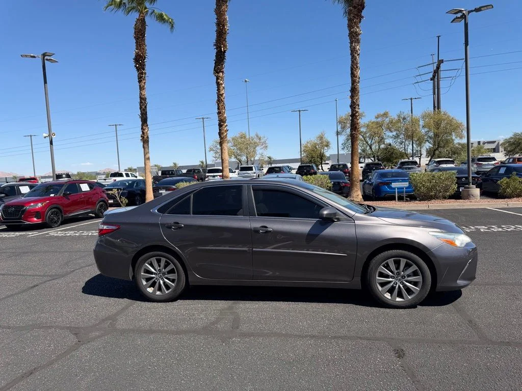 Used 2015 Gray Toyota XLE image 4
