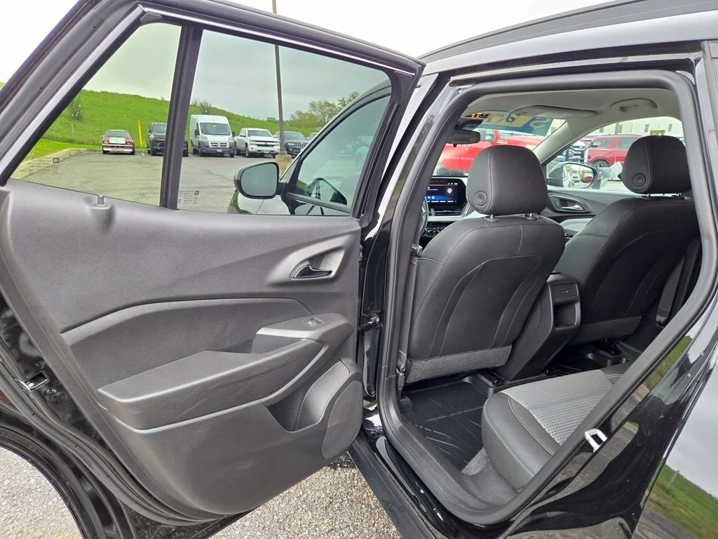 Used 2025 Black Chevrolet LT image 25