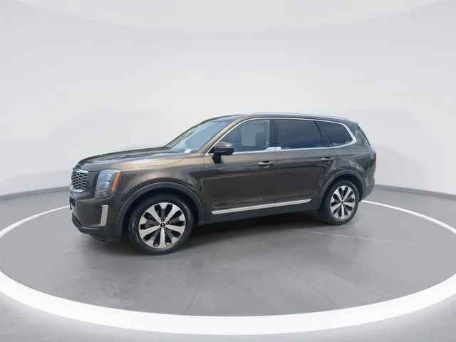 Used 2021 Green Kia EX image 4