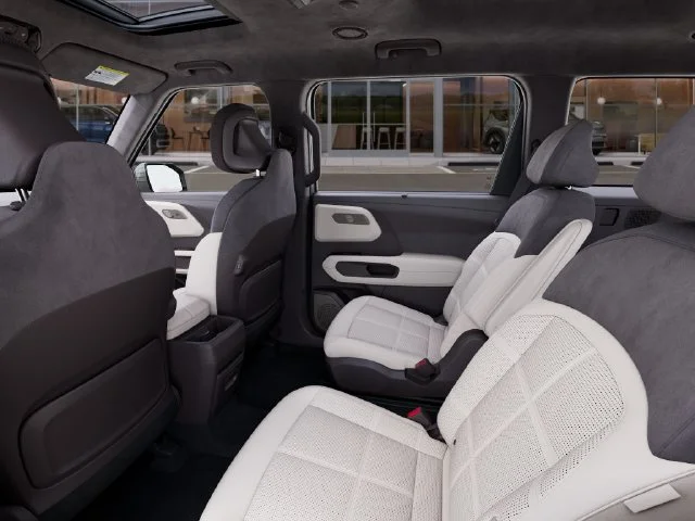 New 2027 White Kia SX Prestige image 18