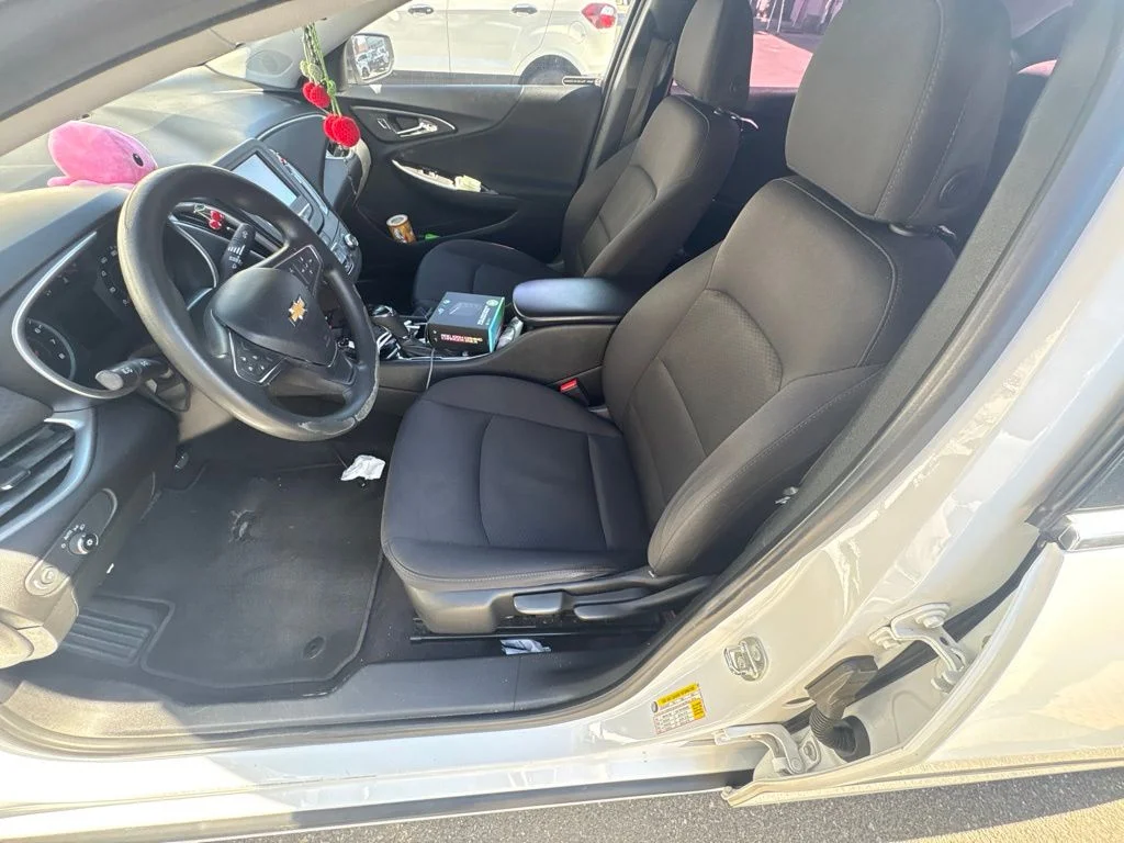 Used 2017 White Chevrolet LS image 4