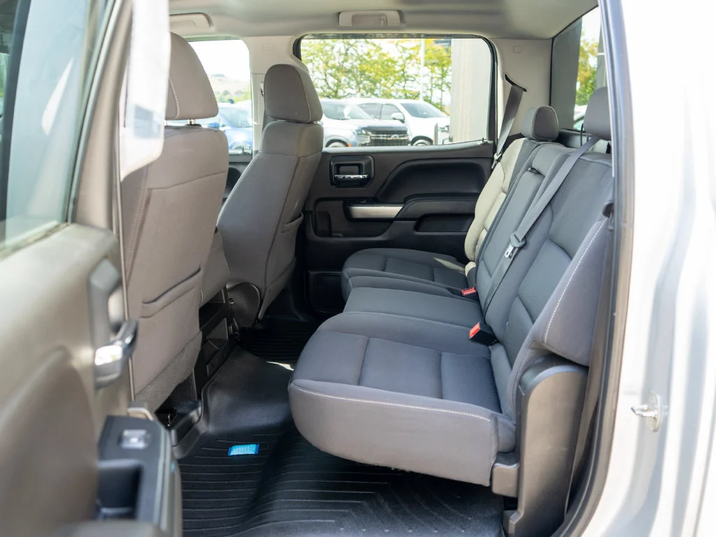Used 2018 Silver Chevrolet LT image 12