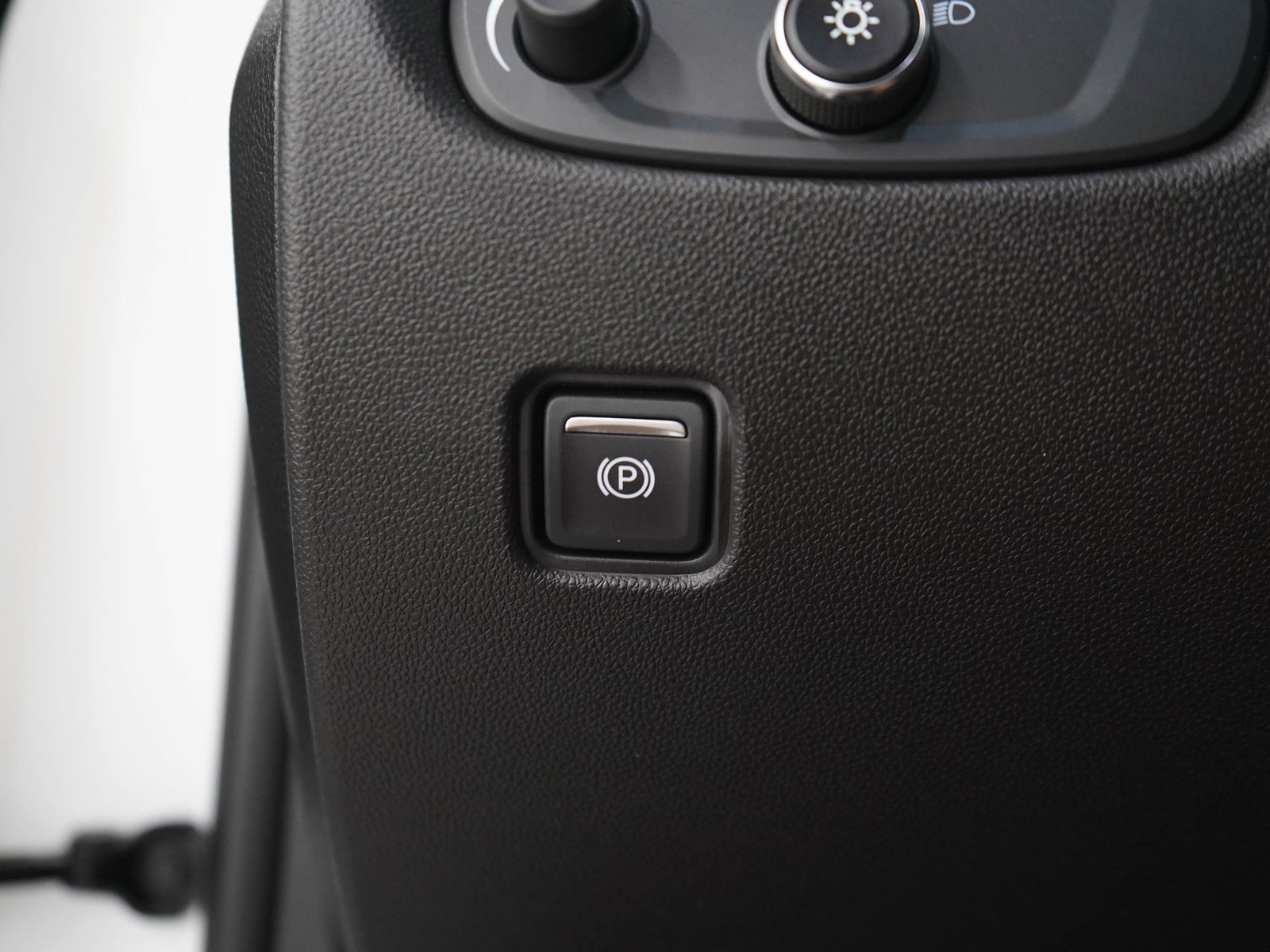 Used 2019 SUMMIT WHITE Chevrolet Premier image 27
