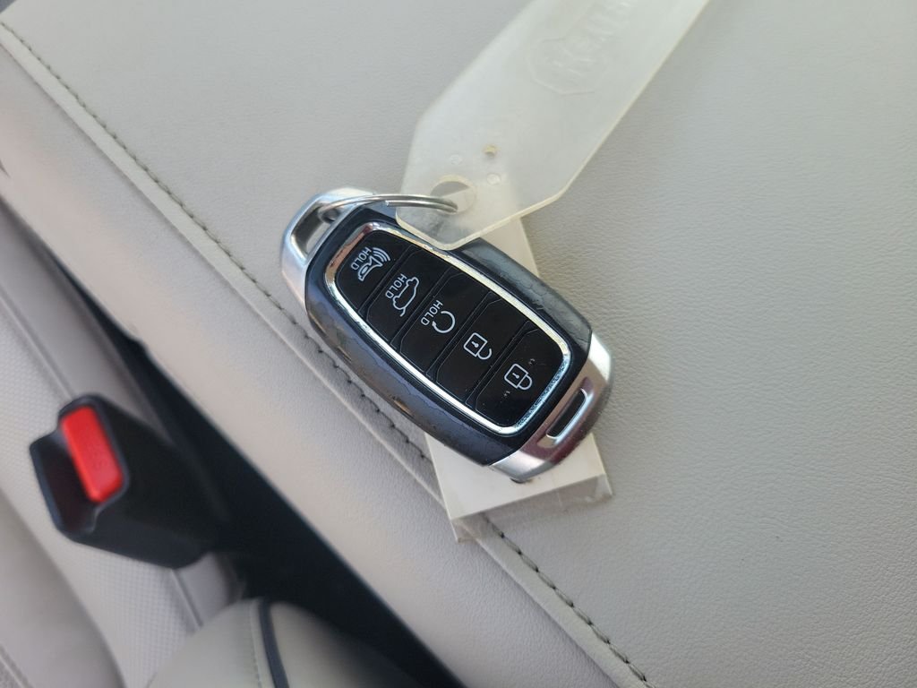Used 2021 White Hyundai Calligraphy image 45