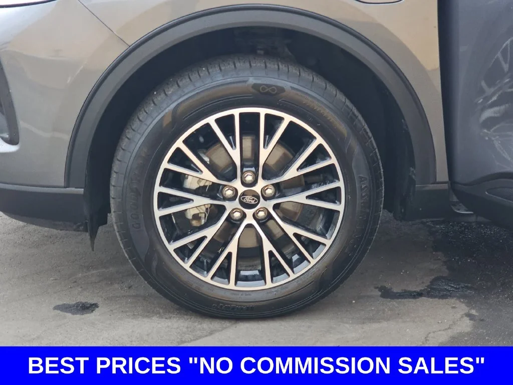 Used 2025 Gray Ford Base image 37