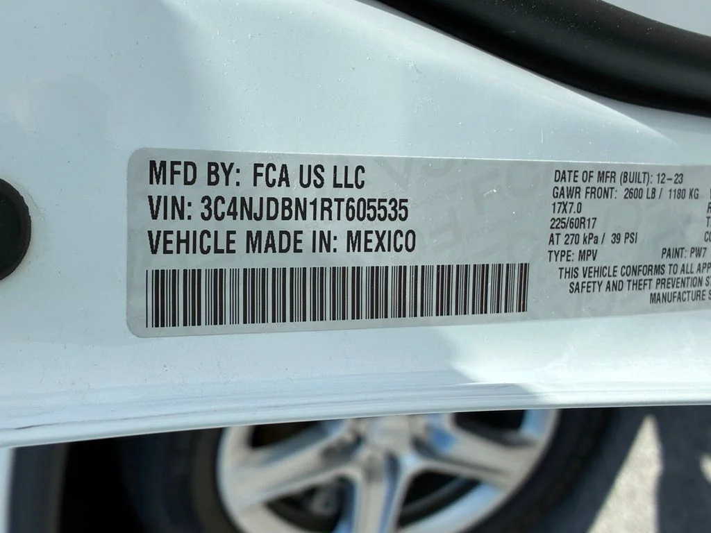 Used 2024 White Jeep Latitude image 53