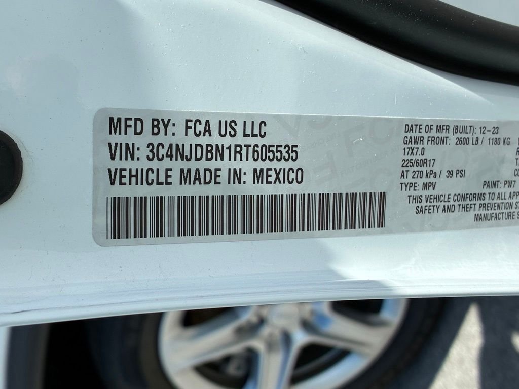 Used 2024 White Jeep Latitude image 53