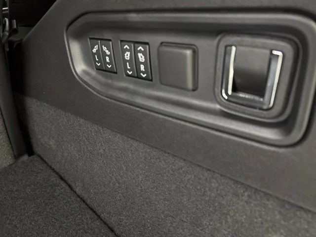 2027 Cadillac VISTIQ Luxury - Photo 30