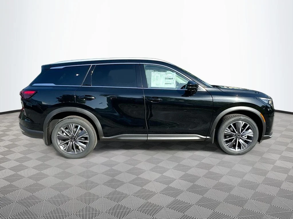 New 2027 MINERAL BLACK INFINITI Luxe FWD image 4