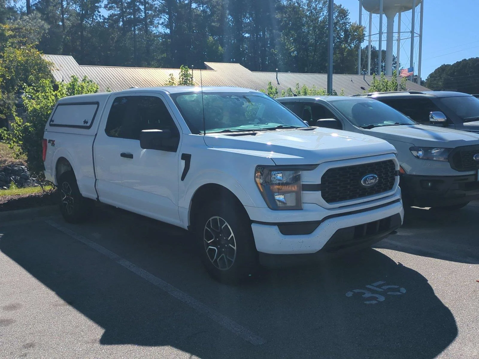 Used 2023 Oxford White Ford XL image 3