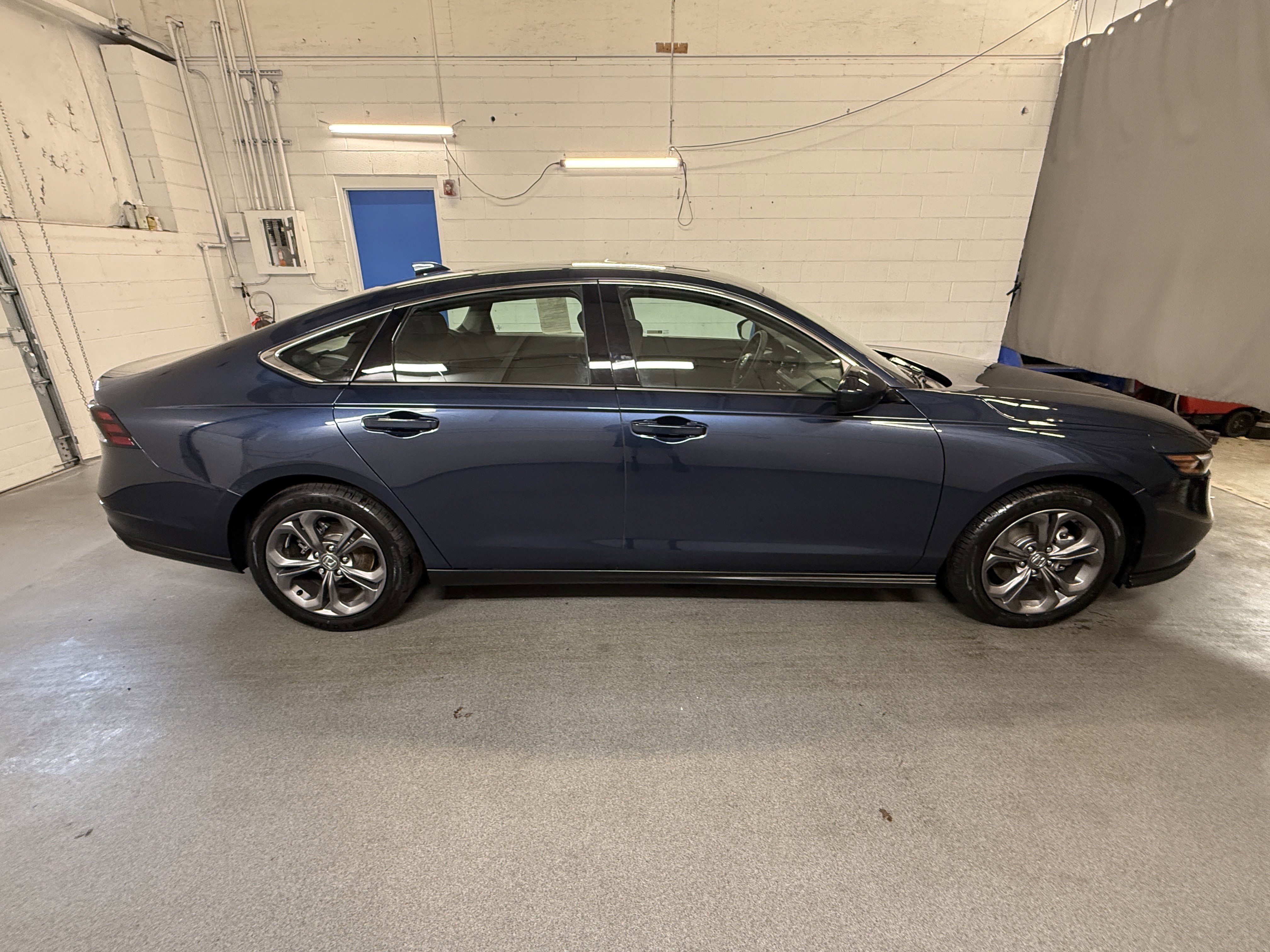 Certified Used 2024 Canyon River Blue Metallic Honda EX image 10