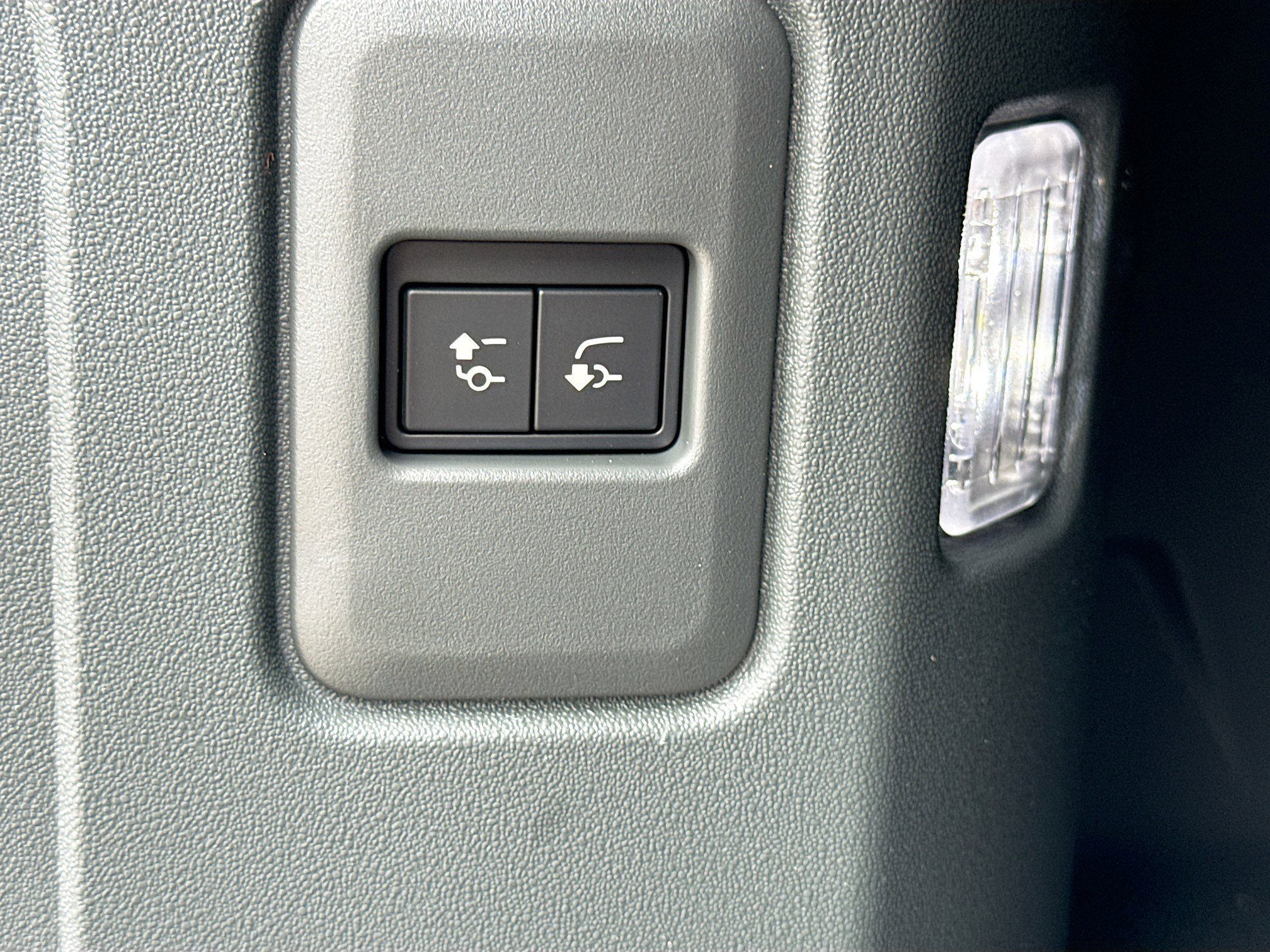 New 2026 Santorini Black LAND ROVER X-Dynamic SE image 13