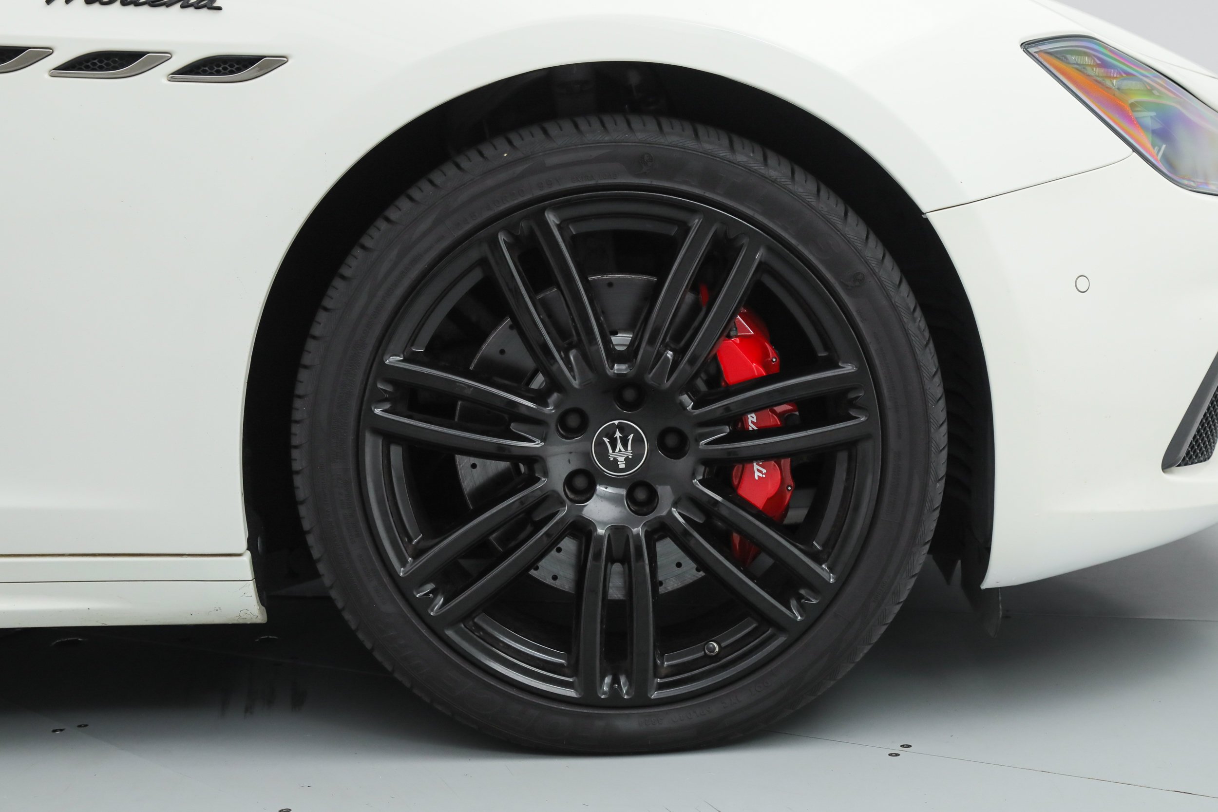 Certified Used 2023 White Maserati Modena image 22
