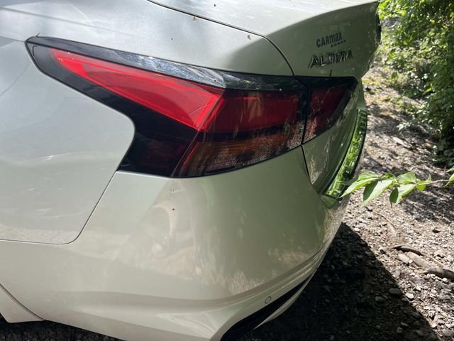 Certified Used 2020 White Nissan 2.0 Platinum image 5