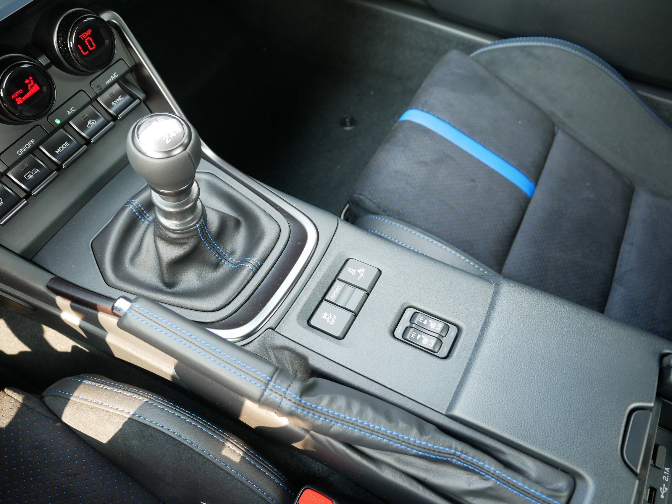 2025 Subaru BRZ tS - Photo 8