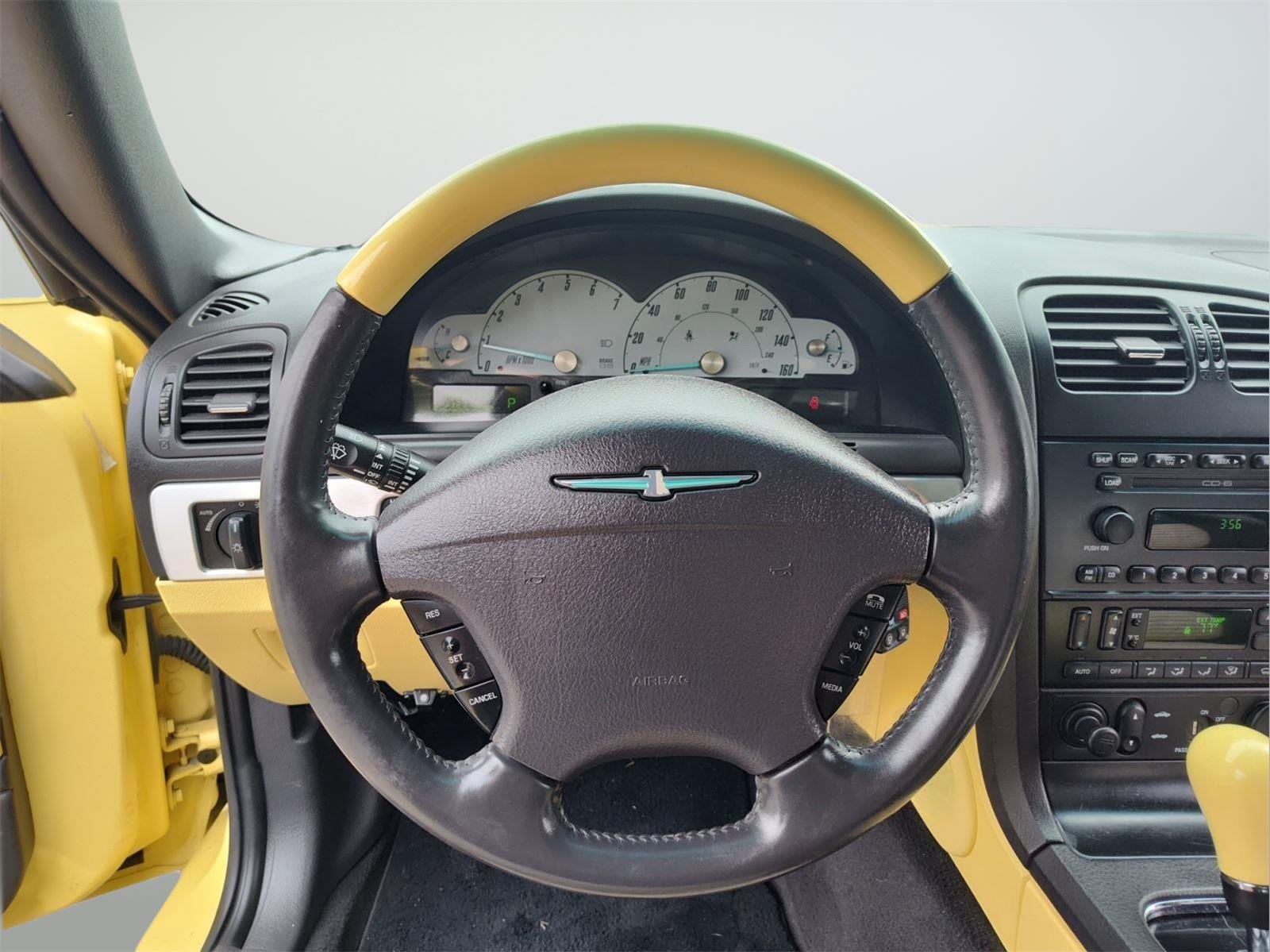 Used 2002 Inspiration Yellow Ford Deluxe image 12