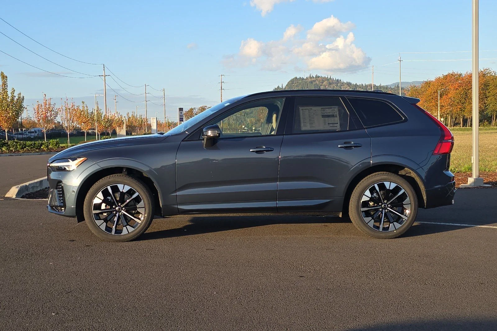 2026 Volvo XC60 Plus - Photo 6