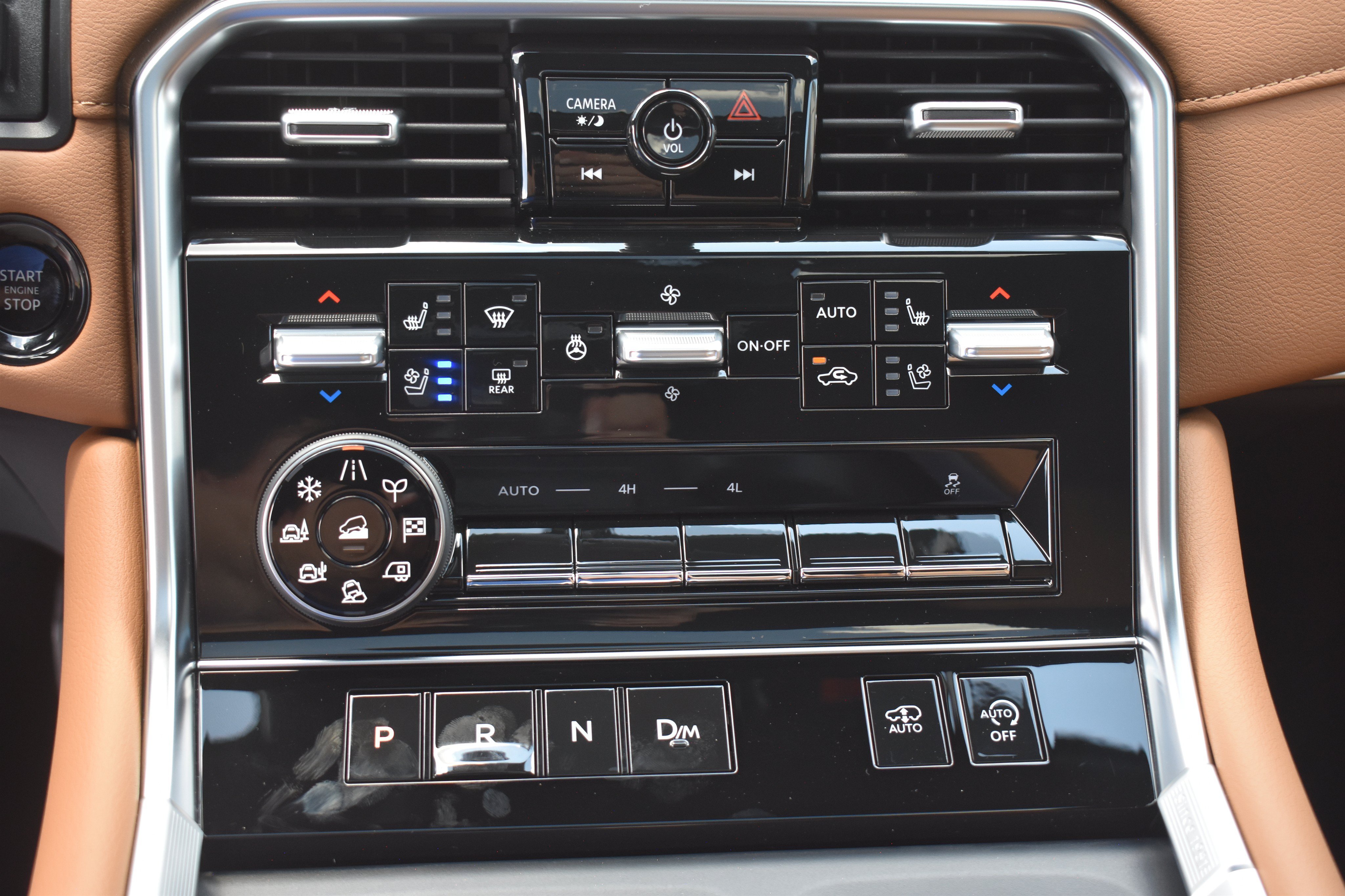 New 2026 Everest White TriCoat / Super Black Two-tone Nissan Platinum Reserve image 28